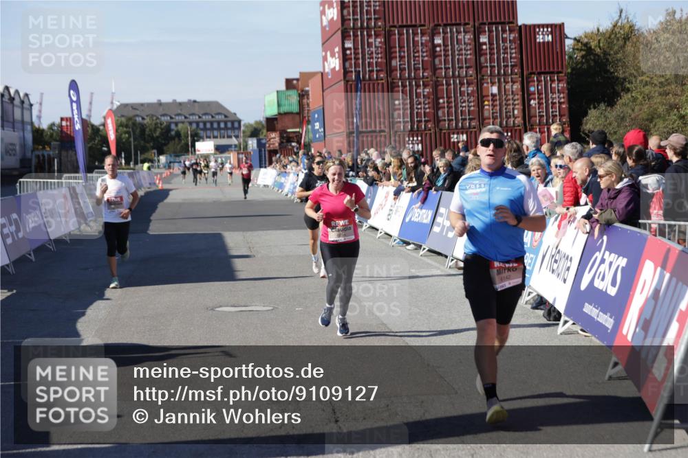 03.10.2025 - Köhlbrandbrückenlauf Jannik Wohlers http://msf.ph/oto/9109127 03.10.2025 12:59:46 Ziel 4074, 4111, 4215, 4270, 4475, 6142, 6254, 6364, 6601, 6616, 6654, 6754 meine-sportfotos.de