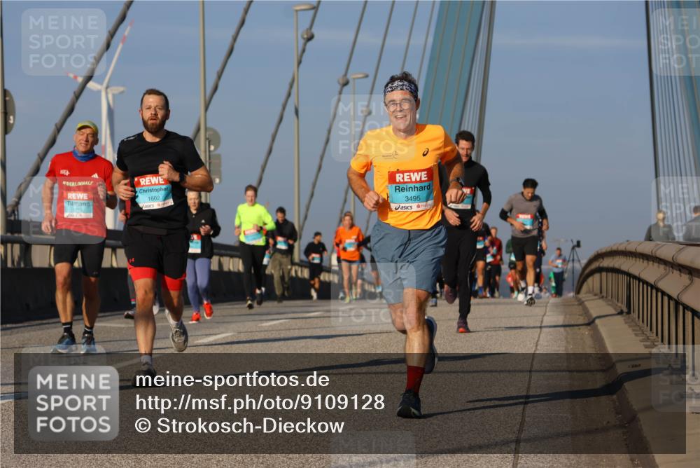 03.10.2025 - Köhlbrandbrückenlauf Strokosch-Dieckow http://msf.ph/oto/9109128 03.10.2025 09:40:12 Position 2 1219, 1602, 3495 meine-sportfotos.de