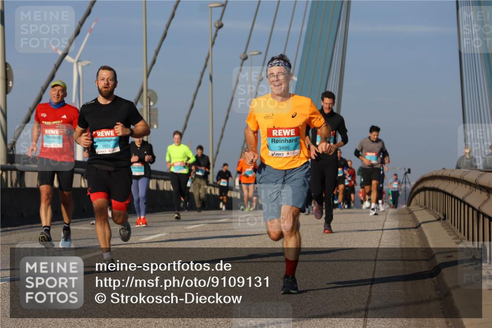 03.10.2025 - Köhlbrandbrückenlauf Strokosch-Dieckow http://msf.ph/oto/9109131 03.10.2025 09:40:12 Position 2 54, 1219, 1602, 3495 meine-sportfotos.de