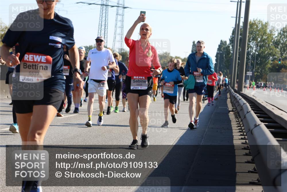 03.10.2025 - Köhlbrandbrückenlauf Strokosch-Dieckow http://msf.ph/oto/9109133 03.10.2025 12:23:39 Position 3 5577, 5659, 5496, 5495 meine-sportfotos.de