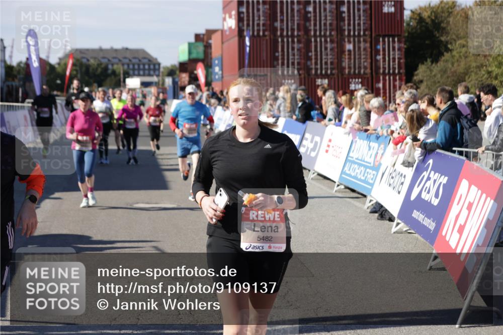 03.10.2025 - Köhlbrandbrückenlauf Jannik Wohlers http://msf.ph/oto/9109137 03.10.2025 13:29:38 Ziel 4629, 4660, 4720, 4733, 5119, 5120, 5470, 5482, 5601, 6093, 6156, 6215, 6334, 6335, 6336, 6351, 6387, 6439, 6539, 6543, 6554, 6555 meine-sportfotos.de