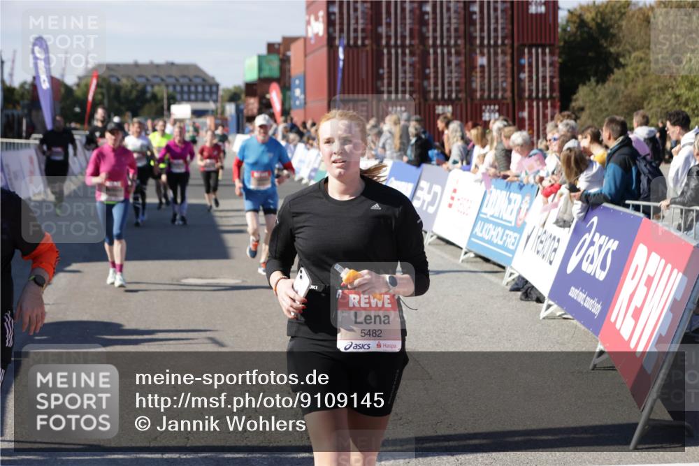 03.10.2025 - Köhlbrandbrückenlauf Jannik Wohlers http://msf.ph/oto/9109145 03.10.2025 13:29:38 Ziel 4629, 4660, 4720, 4733, 5119, 5120, 5470, 5482, 5601, 6093, 6156, 6215, 6334, 6335, 6336, 6351, 6387, 6439, 6539, 6543, 6554, 6555 meine-sportfotos.de