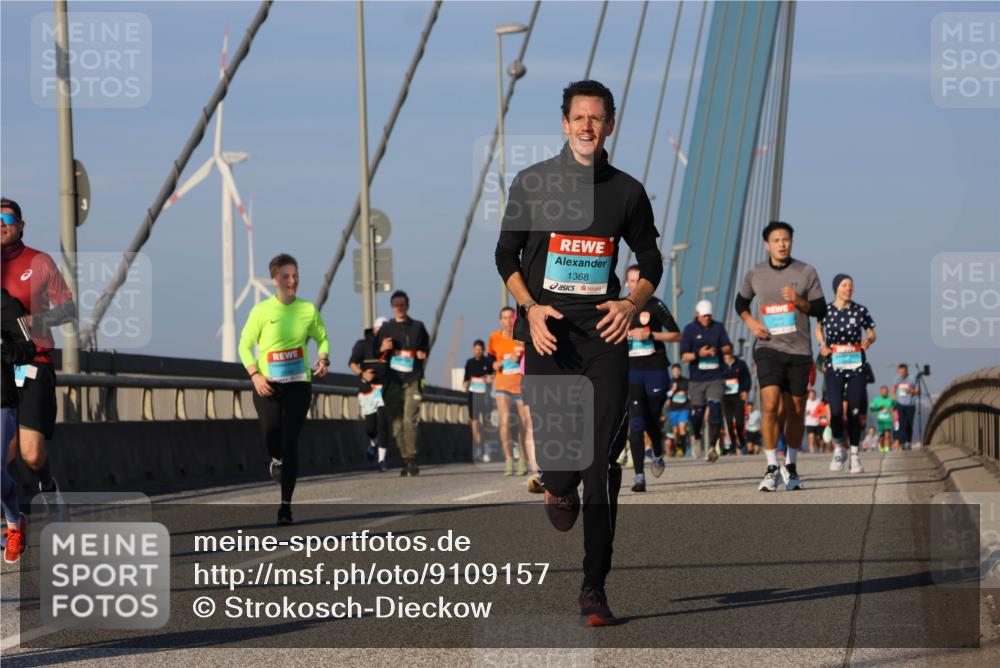 03.10.2025 - Köhlbrandbrückenlauf Strokosch-Dieckow http://msf.ph/oto/9109157 03.10.2025 09:40:16 Position 2 1368 meine-sportfotos.de