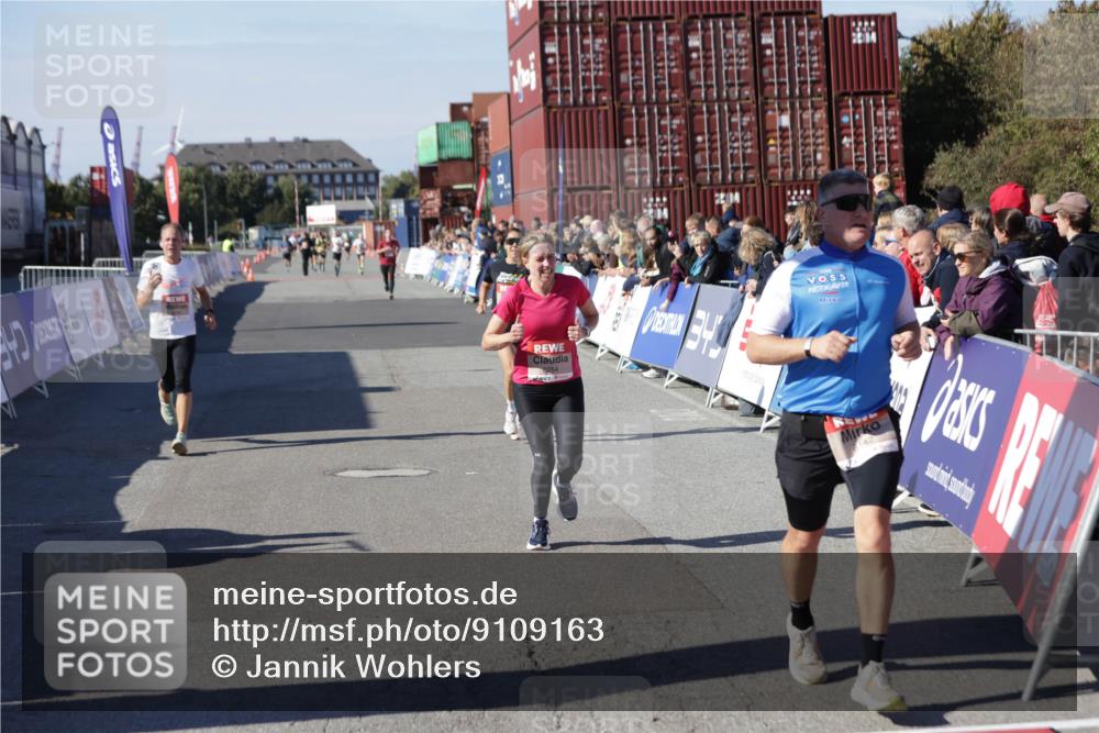 03.10.2025 - Köhlbrandbrückenlauf Jannik Wohlers http://msf.ph/oto/9109163 03.10.2025 12:59:46 Ziel 4074, 4111, 4215, 4270, 4475, 6142, 6254, 6364, 6601, 6616, 6654, 6754 meine-sportfotos.de