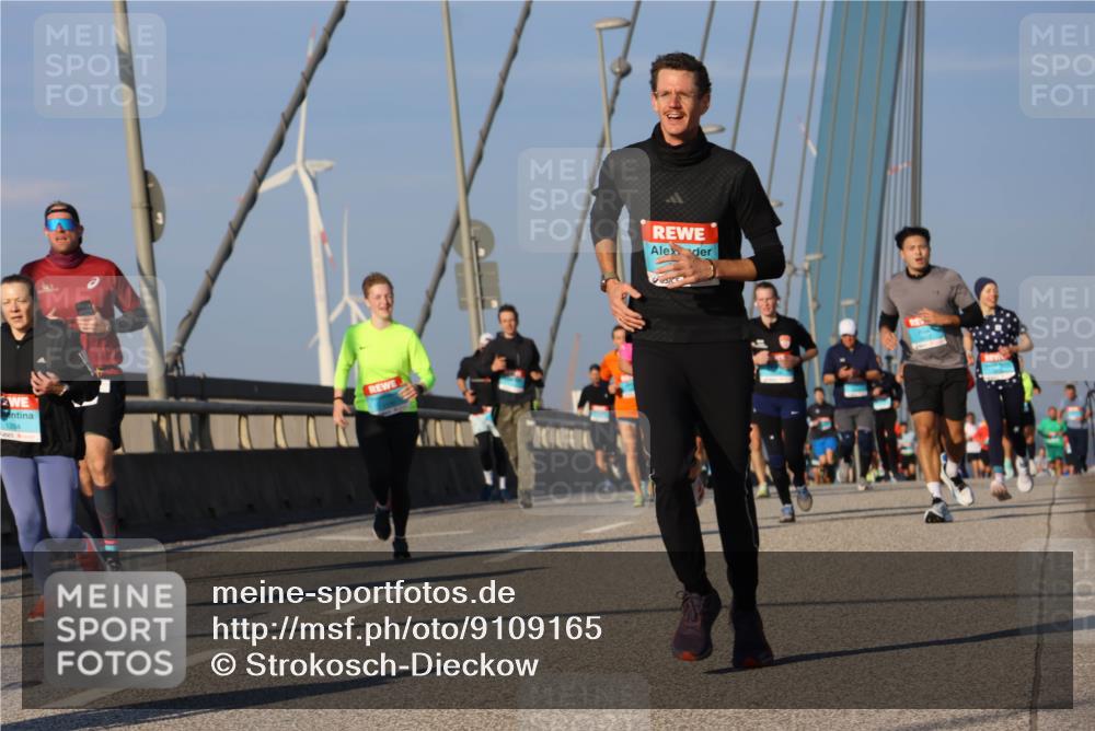 03.10.2025 - Köhlbrandbrückenlauf Strokosch-Dieckow http://msf.ph/oto/9109165 03.10.2025 09:40:16 Position 2 1284 meine-sportfotos.de
