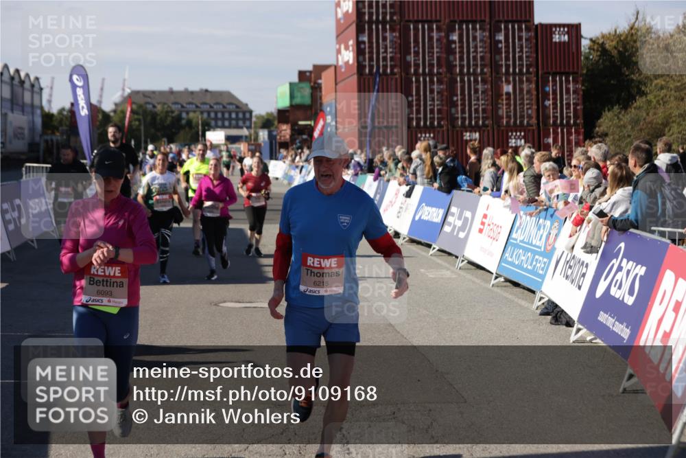 03.10.2025 - Köhlbrandbrückenlauf Jannik Wohlers http://msf.ph/oto/9109168 03.10.2025 13:29:40 Ziel 4629, 4660, 4720, 4733, 5119, 5120, 5470, 5482, 6093, 6215, 6334, 6335, 6336, 6351, 6387, 6439, 6539, 6543, 6554, 6555 meine-sportfotos.de
