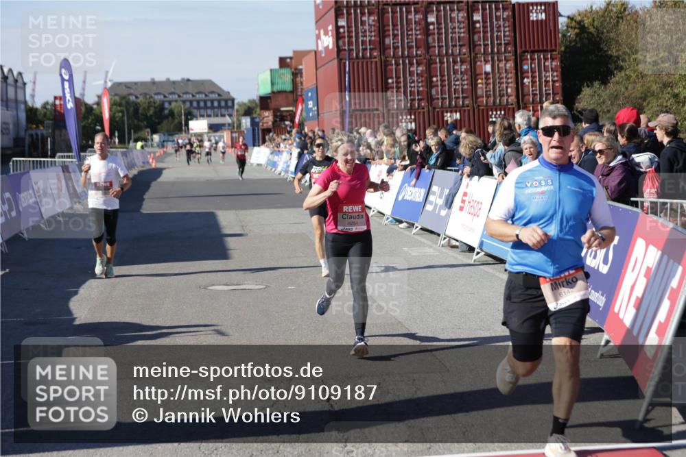 03.10.2025 - Köhlbrandbrückenlauf Jannik Wohlers http://msf.ph/oto/9109187 03.10.2025 12:59:47 Ziel 4074, 4111, 4215, 4270, 4475, 6142, 6254, 6364, 6601, 6616, 6654, 6754 meine-sportfotos.de