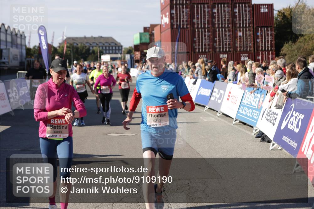 03.10.2025 - Köhlbrandbrückenlauf Jannik Wohlers http://msf.ph/oto/9109190 03.10.2025 13:29:40 Ziel 4629, 4660, 4720, 4733, 5119, 5120, 5470, 5482, 6093, 6215, 6334, 6335, 6336, 6351, 6387, 6439, 6539, 6543, 6554, 6555 meine-sportfotos.de