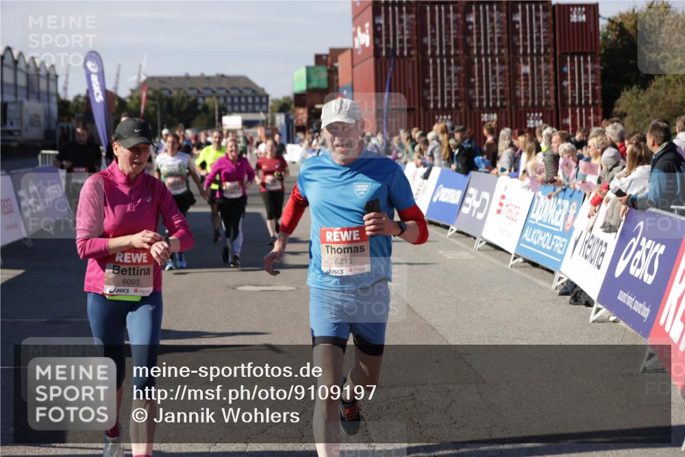 03.10.2025 - Köhlbrandbrückenlauf Jannik Wohlers http://msf.ph/oto/9109197 03.10.2025 13:29:40 Ziel 4629, 4660, 4720, 4733, 5119, 5120, 5470, 5482, 6093, 6215, 6334, 6335, 6336, 6351, 6387, 6439, 6539, 6543, 6554, 6555 meine-sportfotos.de