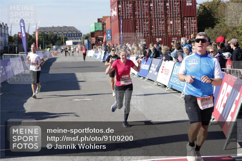 03.10.2025 - Köhlbrandbrückenlauf Jannik Wohlers http://msf.ph/oto/9109200 03.10.2025 12:59:47 Ziel 4074, 4111, 4215, 4270, 4475, 6142, 6254, 6364, 6601, 6616, 6654, 6754 meine-sportfotos.de