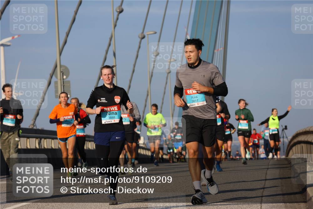 03.10.2025 - Köhlbrandbrückenlauf Strokosch-Dieckow http://msf.ph/oto/9109209 03.10.2025 09:40:20 Position 2 3817, 3568 meine-sportfotos.de