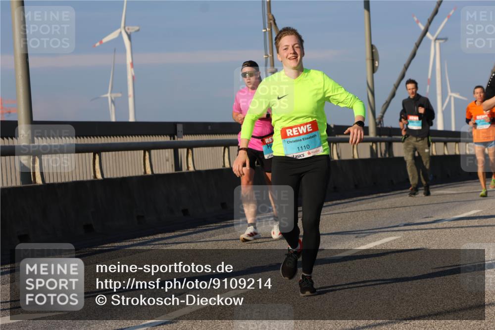 03.10.2025 - Köhlbrandbrückenlauf Strokosch-Dieckow http://msf.ph/oto/9109214 03.10.2025 09:40:21 Position 2 1110 meine-sportfotos.de