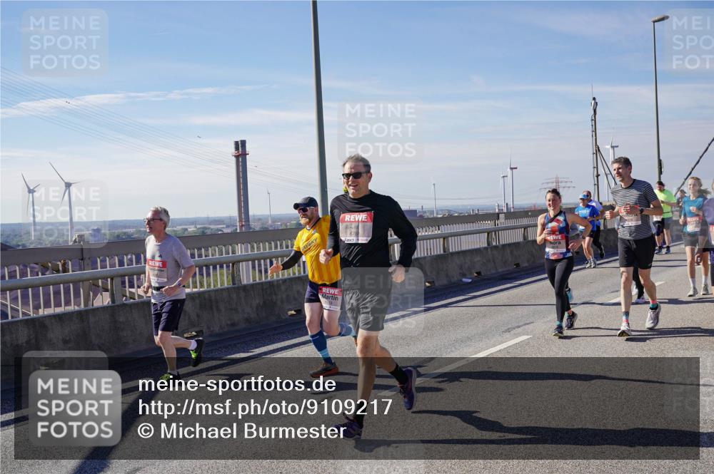 03.10.2025 - Köhlbrandbrückenlauf Michael Burmester http://msf.ph/oto/9109217 03.10.2025 12:51:47 Position 2  meine-sportfotos.de