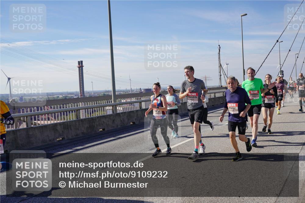 03.10.2025 - Köhlbrandbrückenlauf Michael Burmester http://msf.ph/oto/9109232 03.10.2025 12:51:48 Position 2 4756 meine-sportfotos.de