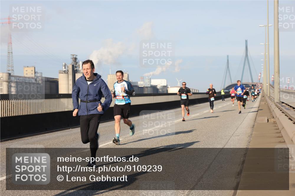 03.10.2025 - Köhlbrandbrückenlauf Lena Gebhardt http://msf.ph/oto/9109239 03.10.2025 09:41:17 Position 2 4 meine-sportfotos.de