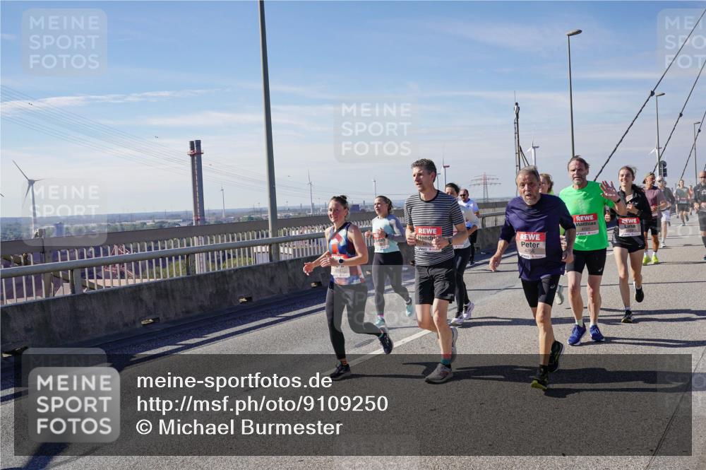 03.10.2025 - Köhlbrandbrückenlauf Michael Burmester http://msf.ph/oto/9109250 03.10.2025 12:51:49 Position 2 4756 meine-sportfotos.de