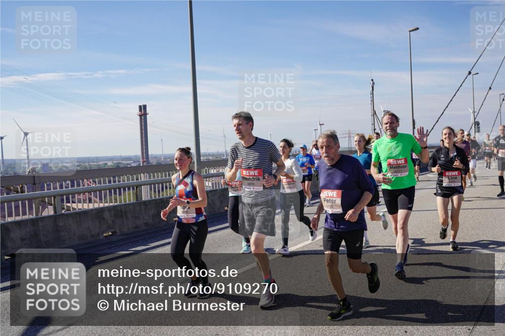 03.10.2025 - Köhlbrandbrückenlauf Michael Burmester http://msf.ph/oto/9109270 03.10.2025 12:51:49 Position 2 4816, 4876, 4756, 4721 meine-sportfotos.de
