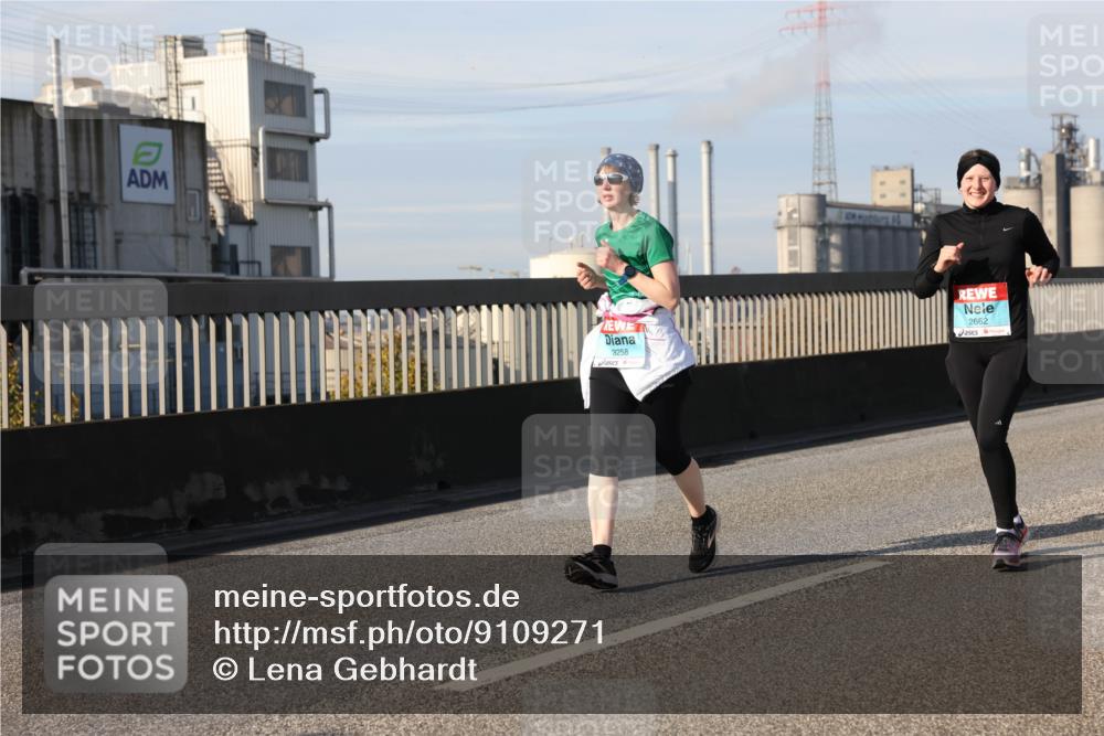 03.10.2025 - Köhlbrandbrückenlauf Lena Gebhardt http://msf.ph/oto/9109271 03.10.2025 10:14:27 Position 2 3258, 2662 meine-sportfotos.de