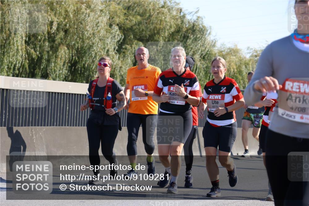 03.10.2025 - Köhlbrandbrückenlauf Strokosch-Dieckow http://msf.ph/oto/9109281 03.10.2025 12:24:04 Position 3 5421, 4970, 4708 meine-sportfotos.de