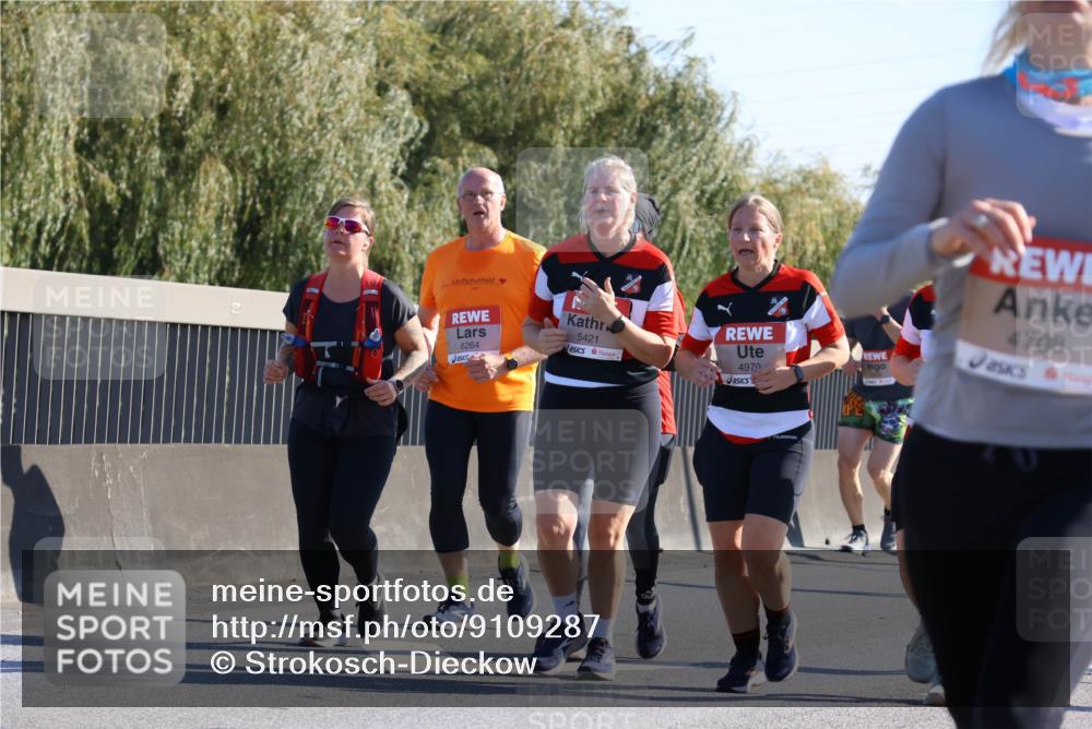 03.10.2025 - Köhlbrandbrückenlauf Strokosch-Dieckow http://msf.ph/oto/9109287 03.10.2025 12:24:05 Position 3 5421, 6264, 4970, 4708 meine-sportfotos.de