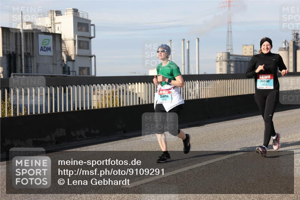 03.10.2025 - Köhlbrandbrückenlauf Lena Gebhardt http://msf.ph/oto/9109291 03.10.2025 10:14:27 Position 2 3258, 2662 meine-sportfotos.de