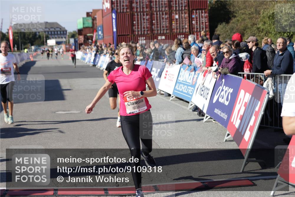 03.10.2025 - Köhlbrandbrückenlauf Jannik Wohlers http://msf.ph/oto/9109318 03.10.2025 12:59:48 Ziel 4074, 4111, 4215, 4270, 6142, 6254, 6364, 6601, 6616, 6654, 6754 meine-sportfotos.de