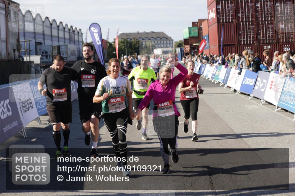 03.10.2025 - Köhlbrandbrückenlauf Jannik Wohlers http://msf.ph/oto/9109321 03.10.2025 13:29:43 Ziel 4629, 4660, 4720, 4733, 5119, 5120, 5260, 5333, 5482, 5574, 6093, 6215, 6387, 6439, 6543, 6554, 6555 meine-sportfotos.de