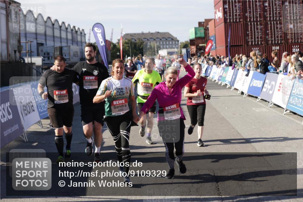 03.10.2025 - Köhlbrandbrückenlauf Jannik Wohlers http://msf.ph/oto/9109329 03.10.2025 13:29:43 Ziel 4629, 4660, 4720, 4733, 5119, 5120, 5260, 5333, 5482, 5574, 6093, 6215, 6387, 6439, 6543, 6554, 6555 meine-sportfotos.de