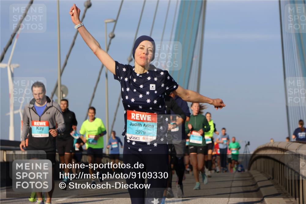 03.10.2025 - Köhlbrandbrückenlauf Strokosch-Dieckow http://msf.ph/oto/9109330 03.10.2025 09:40:25 Position 2 1380, 2979 meine-sportfotos.de