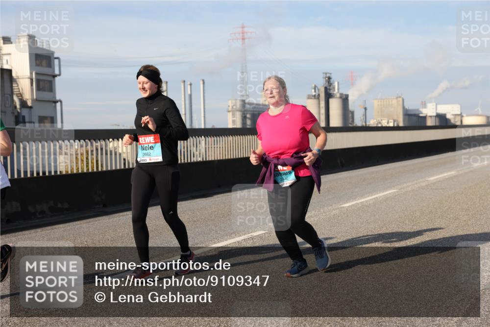 03.10.2025 - Köhlbrandbrückenlauf Lena Gebhardt http://msf.ph/oto/9109347 03.10.2025 10:14:28 Position 2 2662, 2440 meine-sportfotos.de