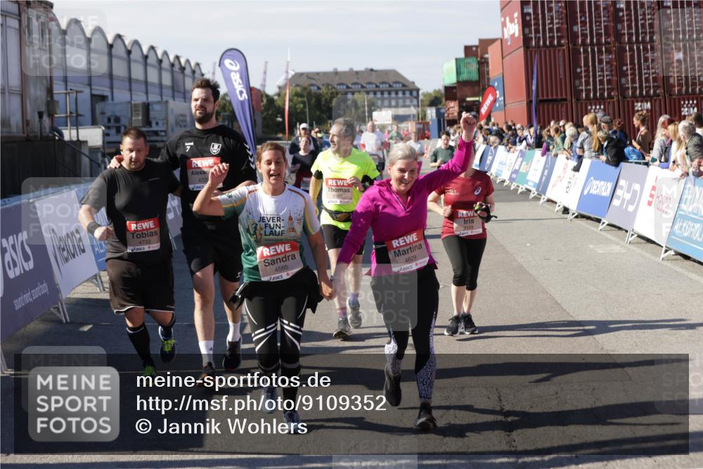 03.10.2025 - Köhlbrandbrückenlauf Jannik Wohlers http://msf.ph/oto/9109352 03.10.2025 13:29:43 Ziel 4629, 4660, 4720, 4733, 5119, 5120, 5260, 5333, 5482, 5574, 6093, 6215, 6387, 6439, 6543, 6554, 6555 meine-sportfotos.de