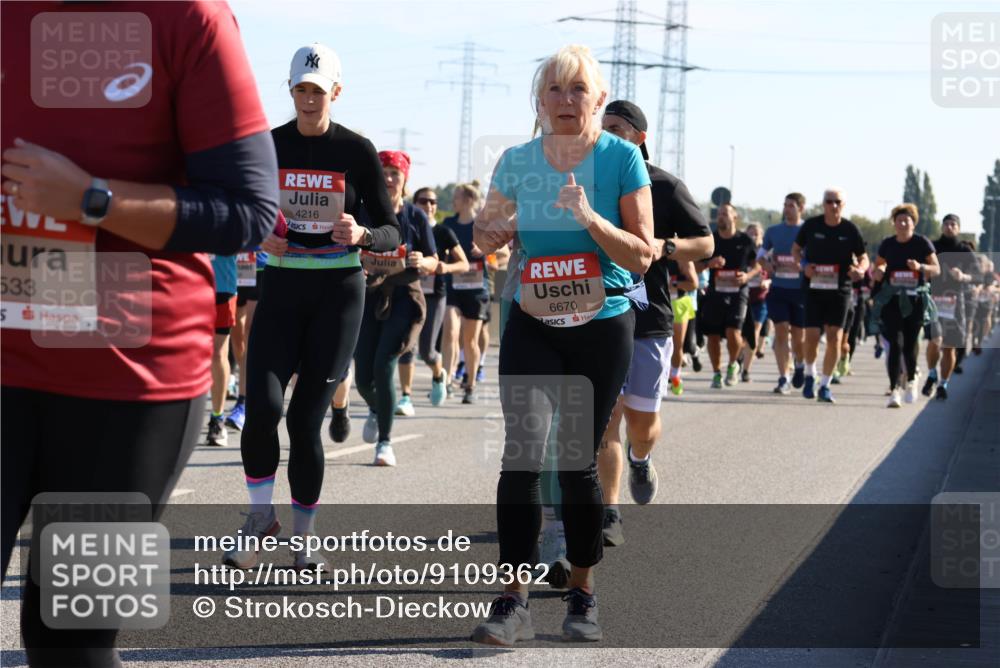 03.10.2025 - Köhlbrandbrückenlauf Strokosch-Dieckow http://msf.ph/oto/9109362 03.10.2025 12:24:12 Position 3 533, 5, 4216, 6670 meine-sportfotos.de