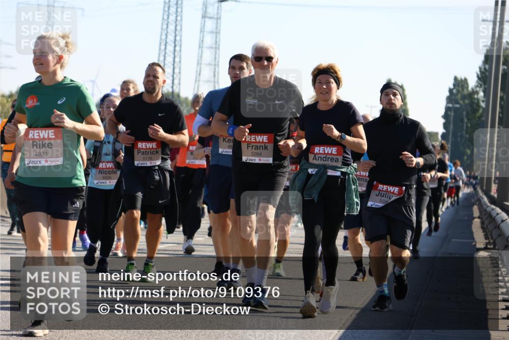 03.10.2025 - Köhlbrandbrückenlauf Strokosch-Dieckow http://msf.ph/oto/9109376 03.10.2025 12:24:17 Position 3 4921, 6526, 48, 5264, 5176, 533 meine-sportfotos.de