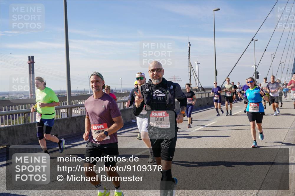 03.10.2025 - Köhlbrandbrückenlauf Michael Burmester http://msf.ph/oto/9109378 03.10.2025 12:51:53 Position 2 5059 meine-sportfotos.de