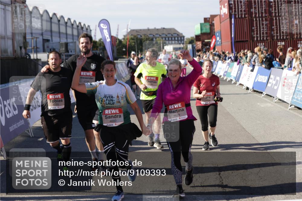 03.10.2025 - Köhlbrandbrückenlauf Jannik Wohlers http://msf.ph/oto/9109393 03.10.2025 13:29:43 Ziel 4629, 4660, 4720, 4733, 5119, 5120, 5260, 5333, 5482, 5574, 6093, 6215, 6387, 6439, 6543, 6554, 6555 meine-sportfotos.de