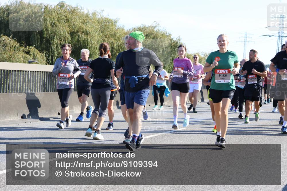 03.10.2025 - Köhlbrandbrückenlauf Strokosch-Dieckow http://msf.ph/oto/9109394 03.10.2025 12:24:19 Position 3 4919, 6104, 4921, 5176 meine-sportfotos.de