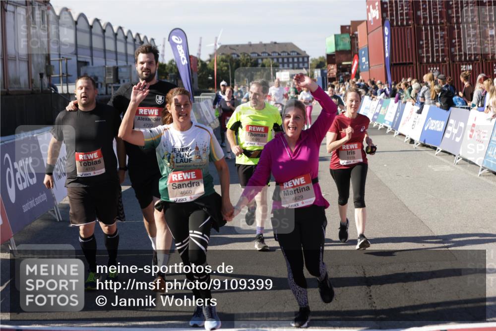 03.10.2025 - Köhlbrandbrückenlauf Jannik Wohlers http://msf.ph/oto/9109399 03.10.2025 13:29:43 Ziel 4629, 4660, 4720, 4733, 5119, 5120, 5260, 5333, 5482, 5574, 6093, 6215, 6387, 6439, 6543, 6554, 6555 meine-sportfotos.de