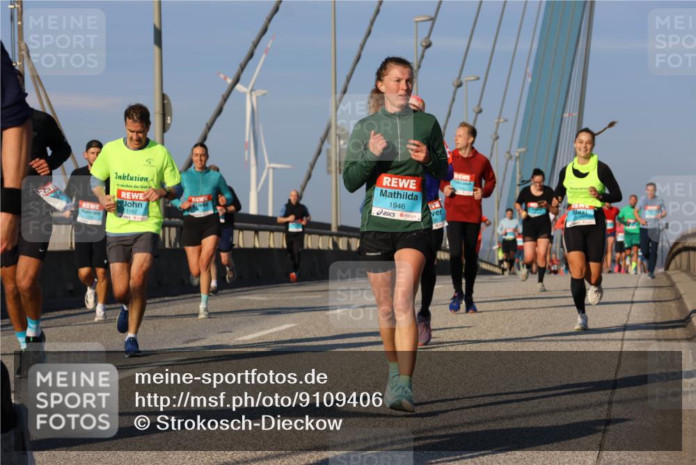 03.10.2025 - Köhlbrandbrückenlauf Strokosch-Dieckow http://msf.ph/oto/9109406 03.10.2025 09:40:31 Position 2 1946, 1182, 3454 meine-sportfotos.de
