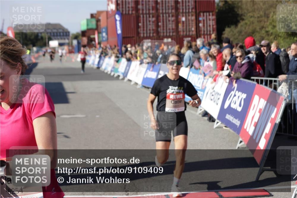 03.10.2025 - Köhlbrandbrückenlauf Jannik Wohlers http://msf.ph/oto/9109409 03.10.2025 12:59:49 Ziel 4074, 4111, 4215, 4554, 6142, 6254, 6364, 6601, 6616, 6654, 6754 meine-sportfotos.de