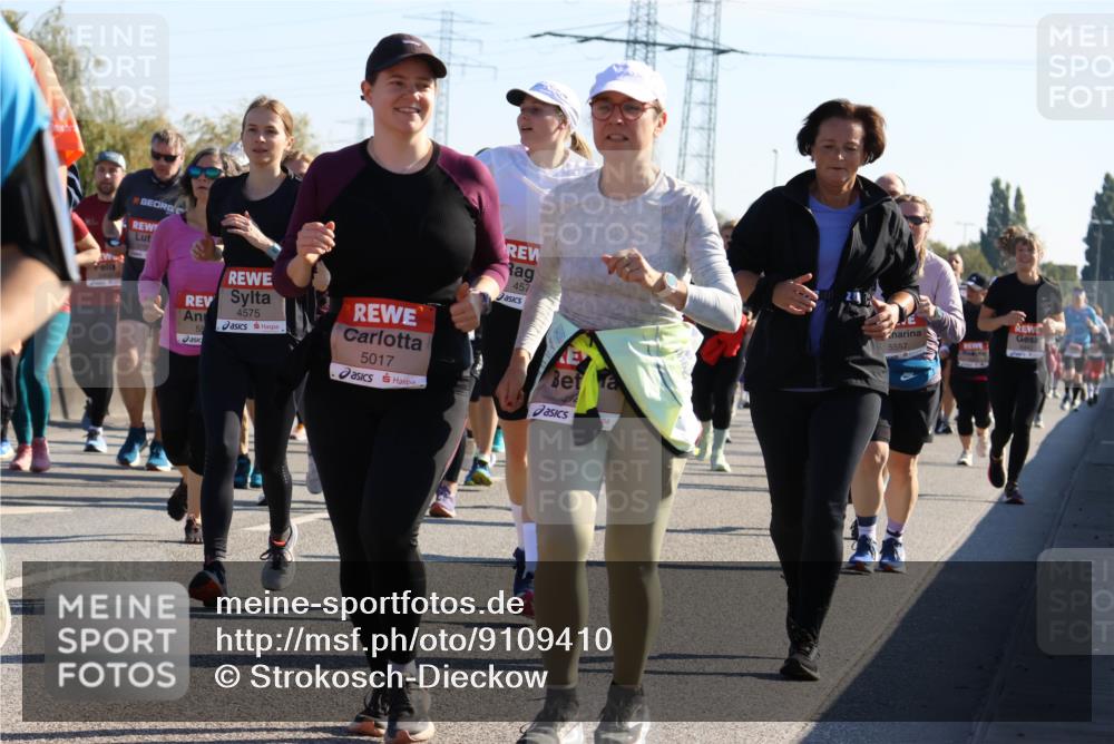 03.10.2025 - Köhlbrandbrückenlauf Strokosch-Dieckow http://msf.ph/oto/9109410 03.10.2025 12:24:26 Position 3 55, 4575, 5017, 457, 5557 meine-sportfotos.de