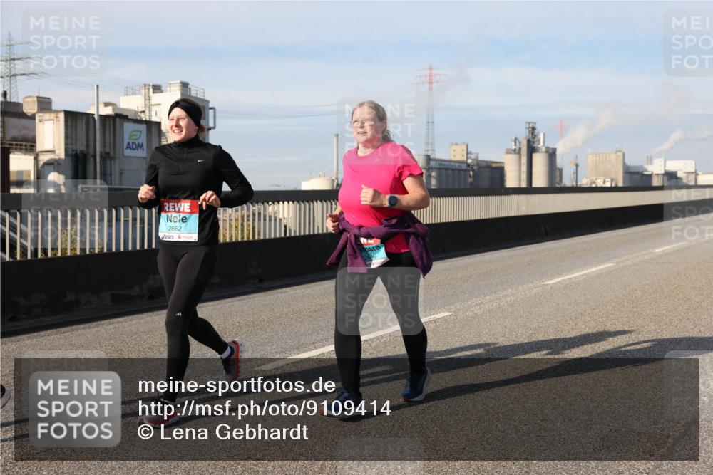 03.10.2025 - Köhlbrandbrückenlauf Lena Gebhardt http://msf.ph/oto/9109414 03.10.2025 10:14:28 Position 2 2662, 2440 meine-sportfotos.de