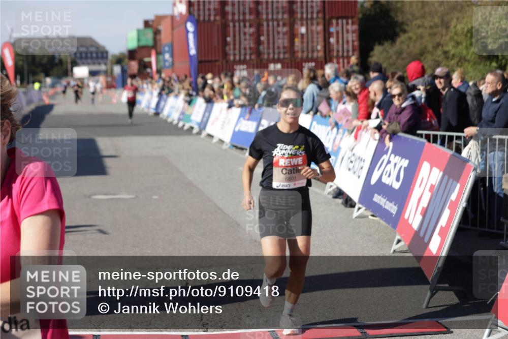 03.10.2025 - Köhlbrandbrückenlauf Jannik Wohlers http://msf.ph/oto/9109418 03.10.2025 12:59:49 Ziel 4074, 4111, 4215, 4554, 6142, 6254, 6364, 6601, 6616, 6654, 6754 meine-sportfotos.de
