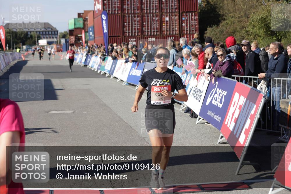 03.10.2025 - Köhlbrandbrückenlauf Jannik Wohlers http://msf.ph/oto/9109426 03.10.2025 12:59:49 Ziel 4074, 4111, 4215, 4554, 6142, 6254, 6364, 6601, 6616, 6654, 6754 meine-sportfotos.de