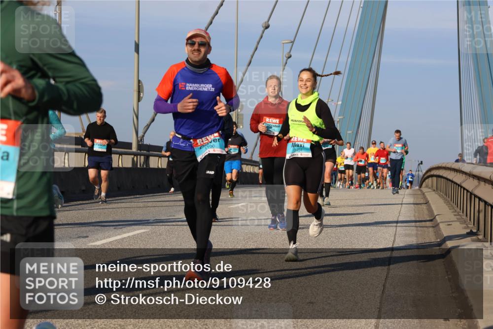 03.10.2025 - Köhlbrandbrückenlauf Strokosch-Dieckow http://msf.ph/oto/9109428 03.10.2025 09:40:33 Position 2 06, 3454 meine-sportfotos.de