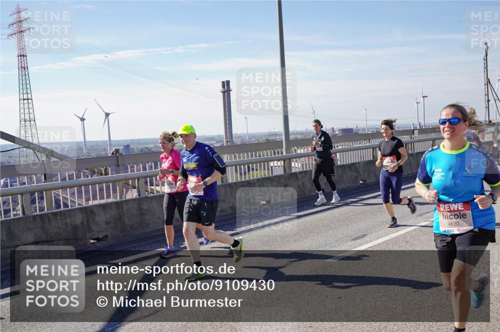 03.10.2025 - Köhlbrandbrückenlauf Michael Burmester http://msf.ph/oto/9109430 03.10.2025 12:51:55 Position 2 4630 meine-sportfotos.de