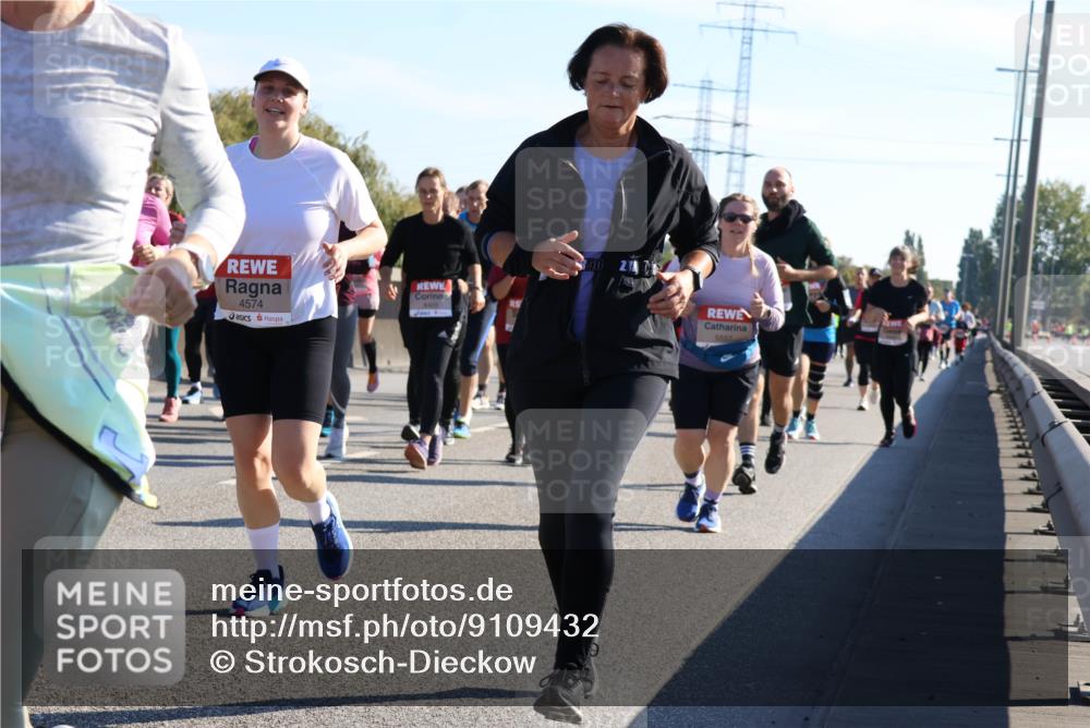 03.10.2025 - Köhlbrandbrückenlauf Strokosch-Dieckow http://msf.ph/oto/9109432 03.10.2025 12:24:29 Position 3 4574, 5557 meine-sportfotos.de