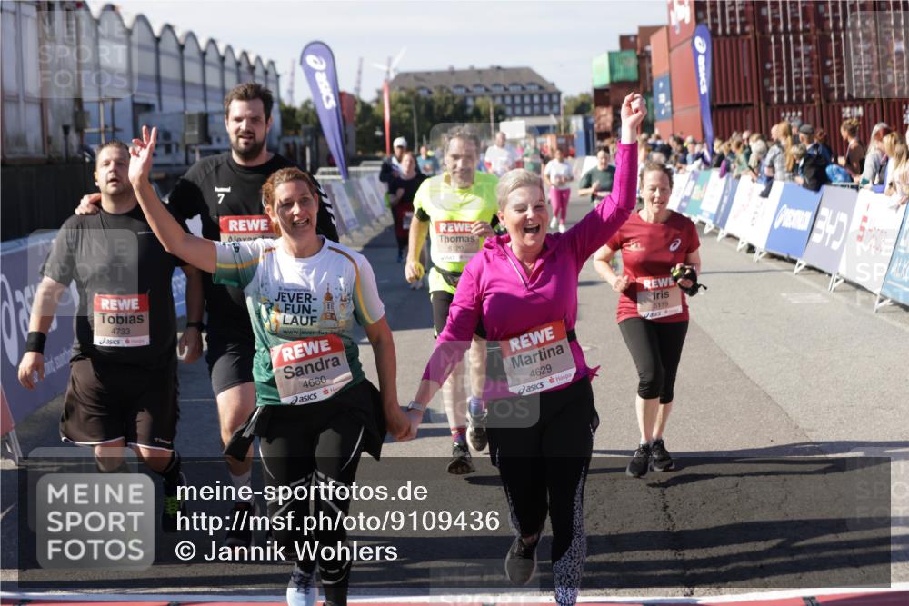 03.10.2025 - Köhlbrandbrückenlauf Jannik Wohlers http://msf.ph/oto/9109436 03.10.2025 13:29:44 Ziel 4629, 4660, 4714, 4720, 4733, 5119, 5120, 5260, 5333, 5482, 5574, 6066, 6093, 6215, 6439, 6543, 6555 meine-sportfotos.de