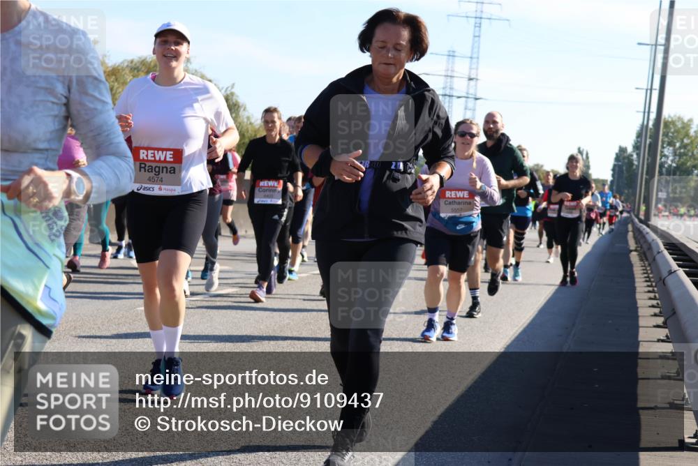03.10.2025 - Köhlbrandbrückenlauf Strokosch-Dieckow http://msf.ph/oto/9109437 03.10.2025 12:24:29 Position 3 62, 4574, 2, 5557 meine-sportfotos.de