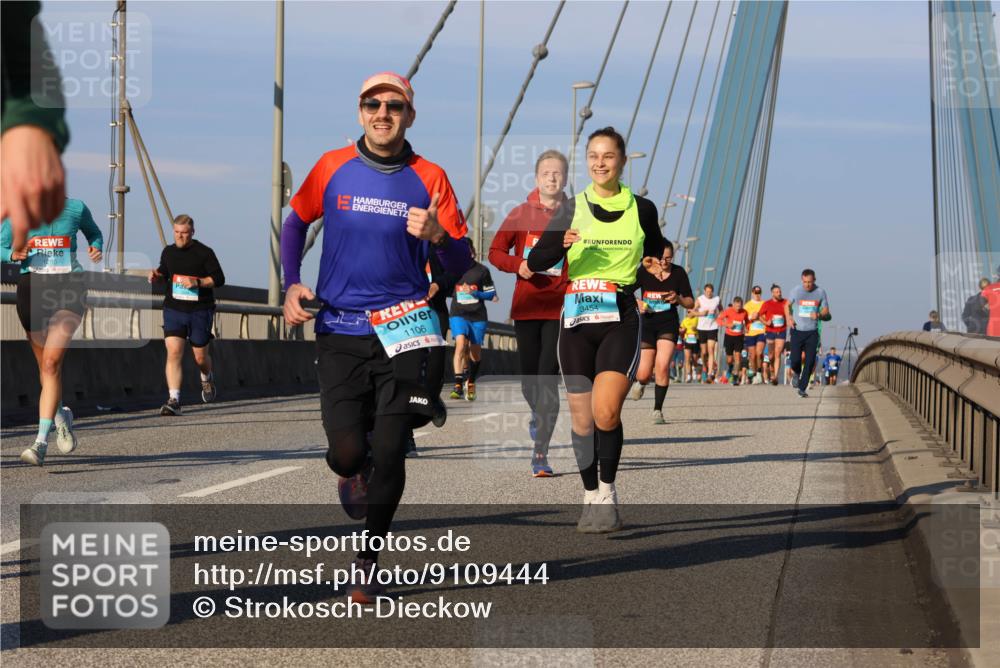 03.10.2025 - Köhlbrandbrückenlauf Strokosch-Dieckow http://msf.ph/oto/9109444 03.10.2025 09:40:33 Position 2 1106, 3454 meine-sportfotos.de
