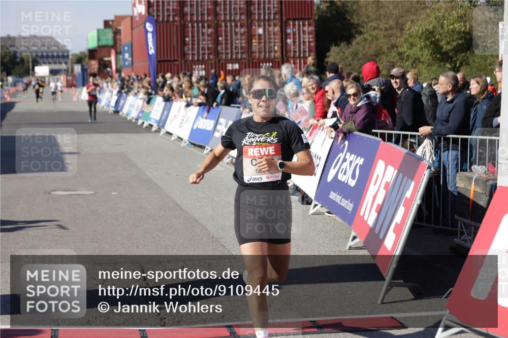 03.10.2025 - Köhlbrandbrückenlauf Jannik Wohlers http://msf.ph/oto/9109445 03.10.2025 12:59:49 Ziel 4074, 4111, 4215, 4554, 6142, 6254, 6364, 6601, 6616, 6654, 6754 meine-sportfotos.de